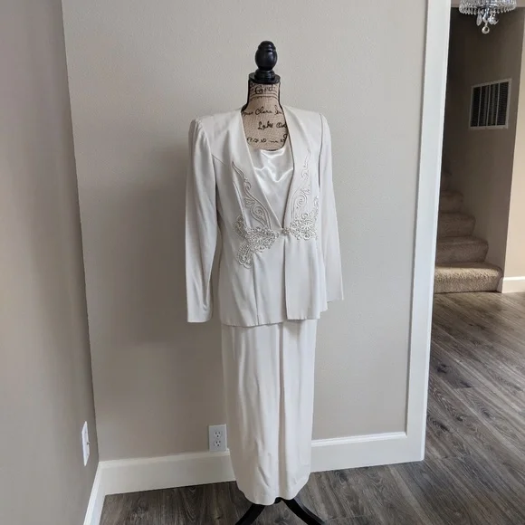 Vintage R M Richards Beaded Suit Jacket with Skirt - Picture 4 of 8